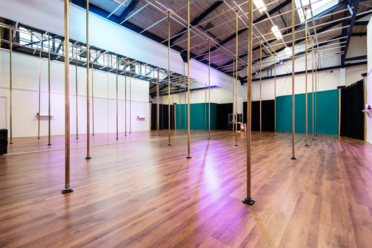 Paaldansen Amsterdam POLE DANCE FACTORY AMSTERDAM