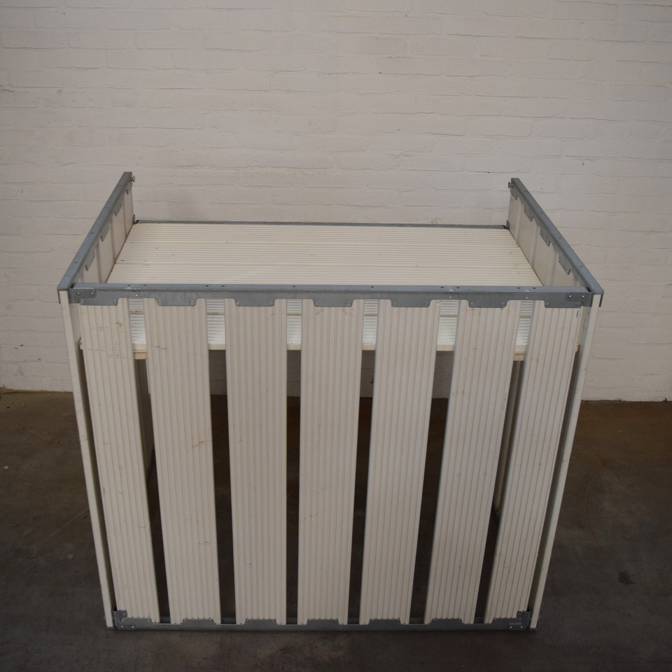 DJ Meubel (in de kleur: wit of zwart)